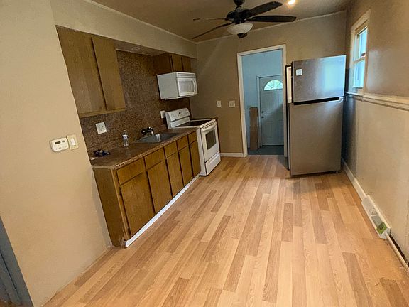 5th image of 3235 Whittier Ave