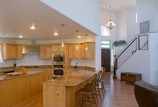 5th image of 2616 Eastridge Dr NE