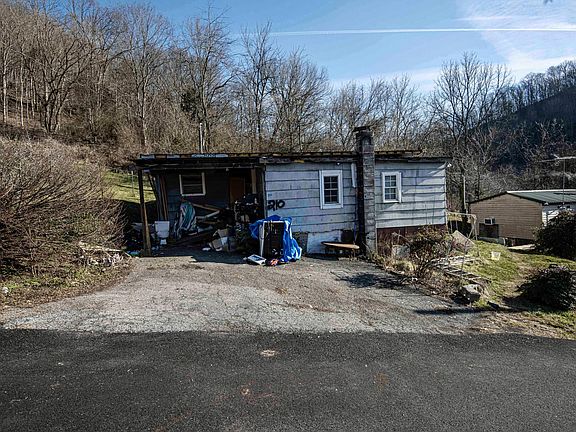 2nd image of 210 Rock Hill Ln