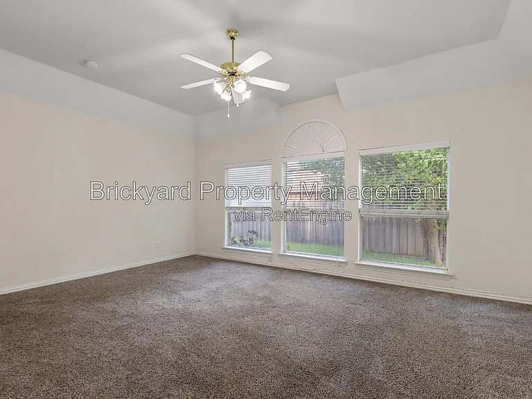4409 Mitchell Ln — Photo 28