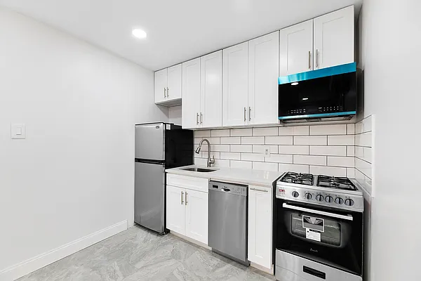 Rented by REAL New York | media 7