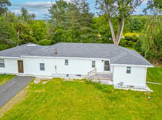 15 Patroon Ln, Rensselaer, NY 12144