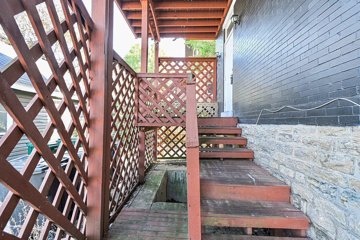 Building Photo - 3280 Jefferson Ave #1