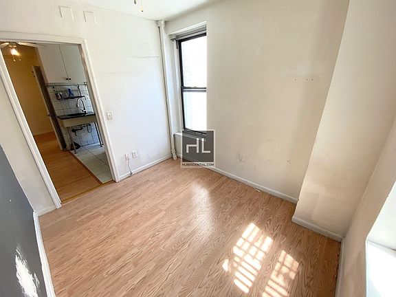 3rd image of 129 Mott St #21