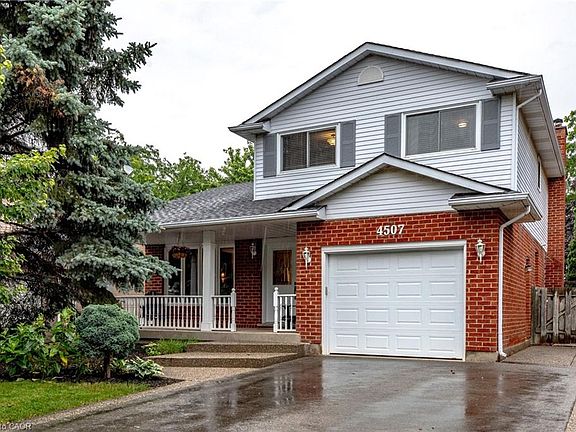 3rd image of 4507 Ivy Gardens Cres
