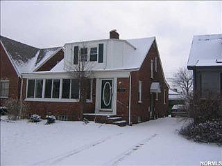 1st image of 19252 Monterey Ave
