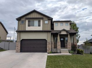 8936 N Barton Creek Dr, Eagle Mountain, UT 84005