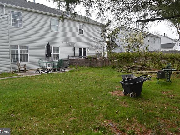 4th image of 25 Harvest Ln