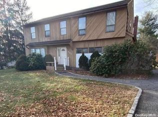 407 Townline Rd, Commack, NY 11725