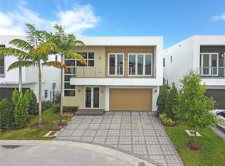 9719 NW 75th Ter, Doral, FL 33178