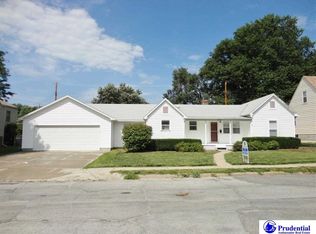 5420 William St, Omaha, NE 68106