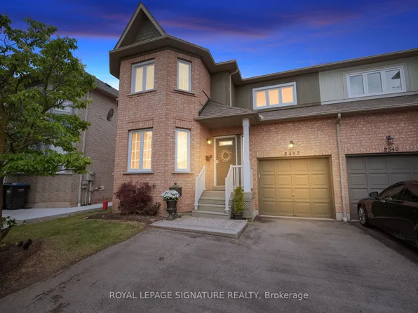 2342 Bankside Dr, Mississauga, ON L5M 6E1