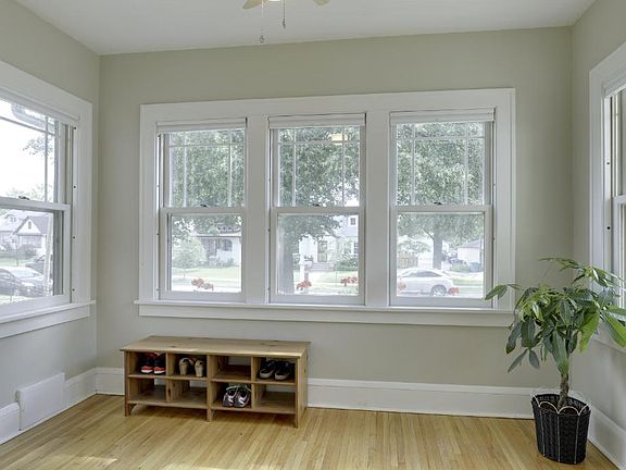 3rd image of 4624 44th Ave S