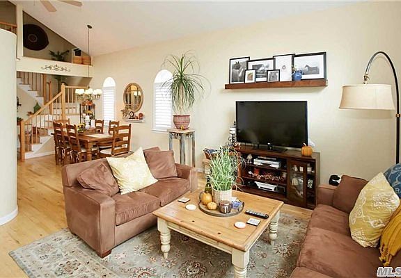 5th image of 7809 Furmanville Ave