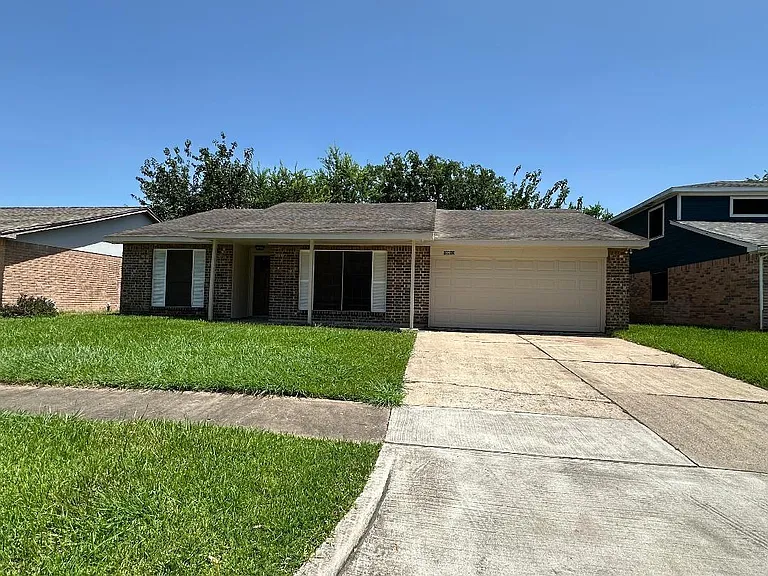 13910 Towne Way Dr — Photo 1