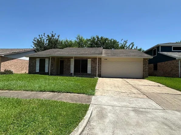 13910 Towne Way Dr, Sugar Land, TX 77498