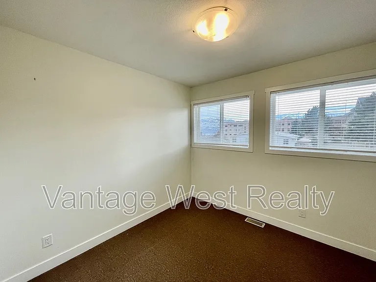 2442 Last Rd — Photo 16