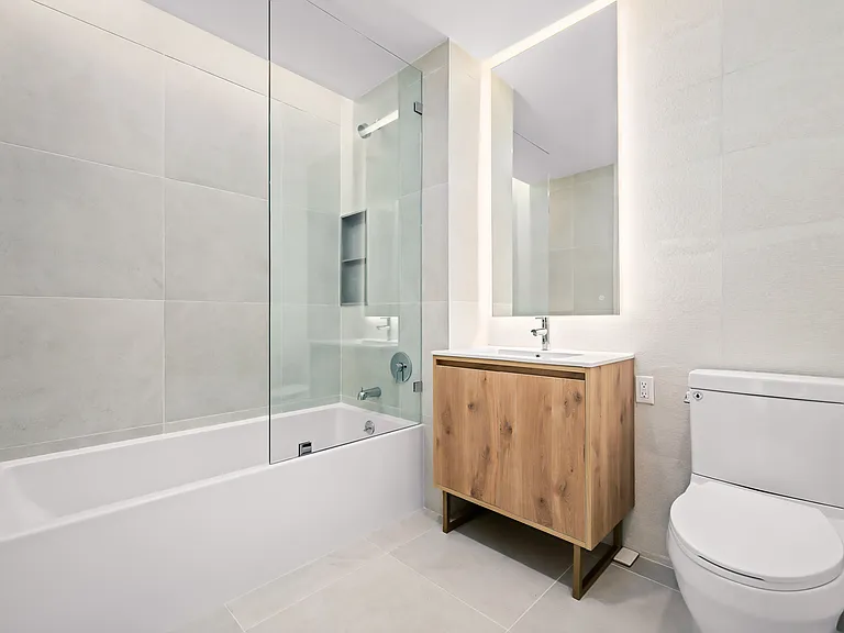 255 Lorimer St #235 — Photo 8