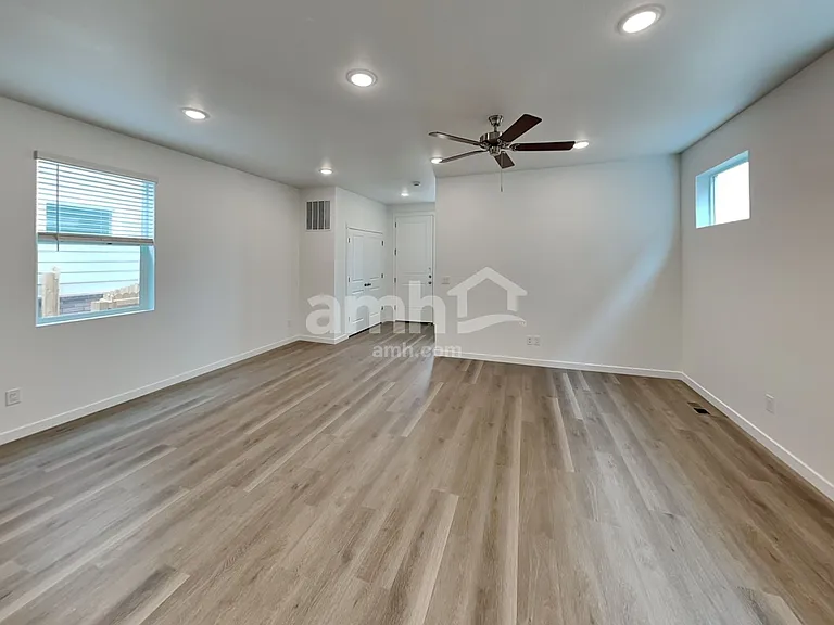 310 N Addison Way — Photo 5