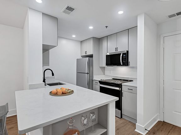 2nd image of 1800 N Quinn St #1804-604