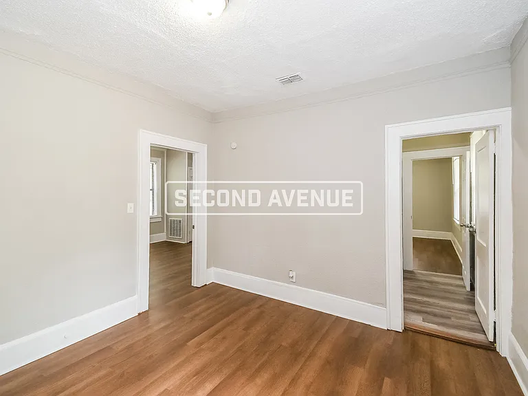 204 W 23rd St — Photo 20