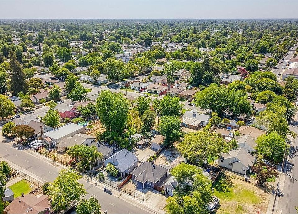 2nd image of 4218 12th Ave