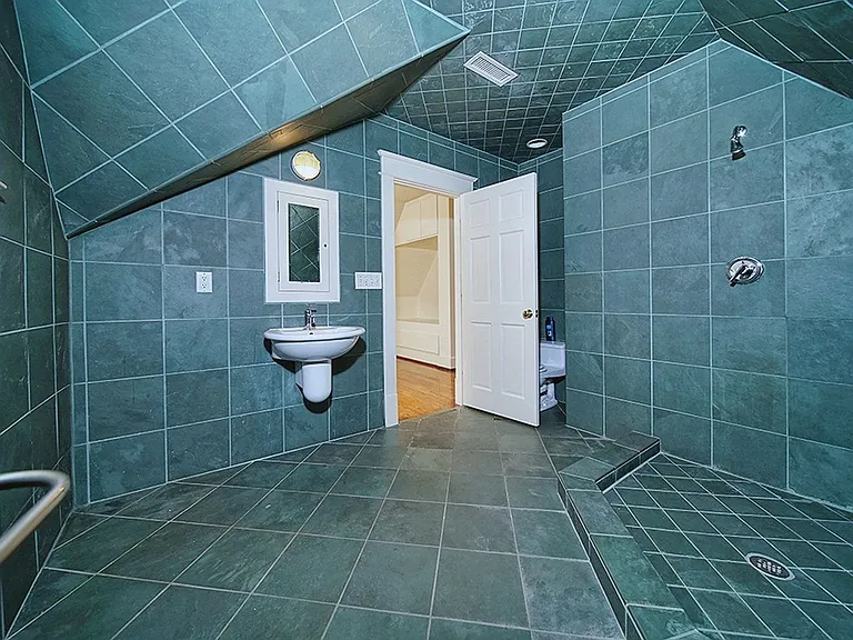 3944 Woodlawn Dr — Photo 32