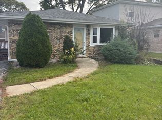 15925 S Lockwood Ave, Oak Forest, IL 60452