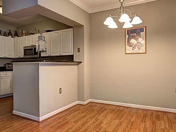 4th image of 2109 Highcourt Ln APT 305