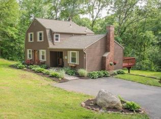 97 W Dayton Hill Rd, Wallingford, CT 06492