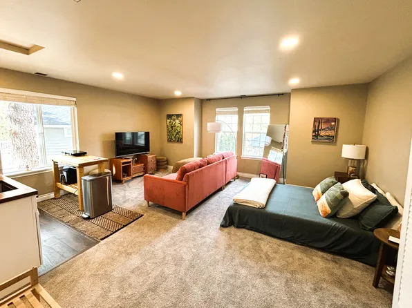 19487 Blue Lake Loop, Bend, OR 97702