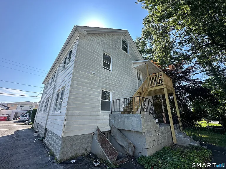 18 Parker Ave — Photo 12