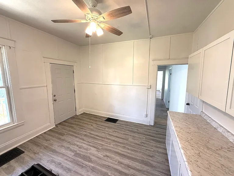 1215 Arlington Ave #1 — Photo 5