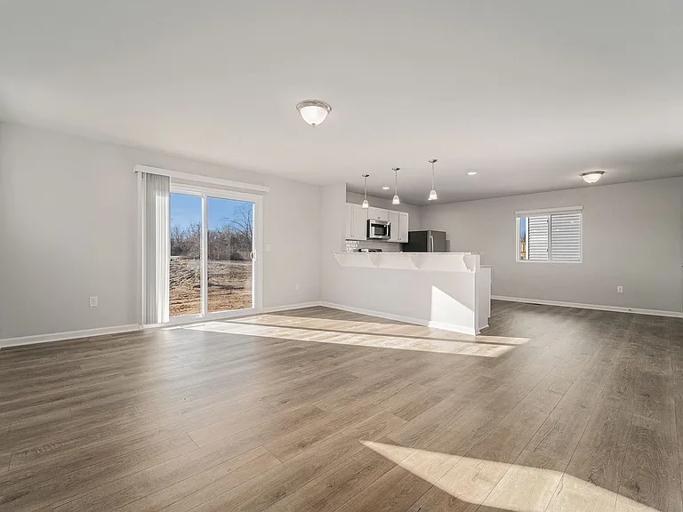 2309 Richardson Ct — Photo 3