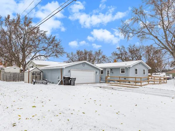 190 Harriet St, Coloma, MI 49038