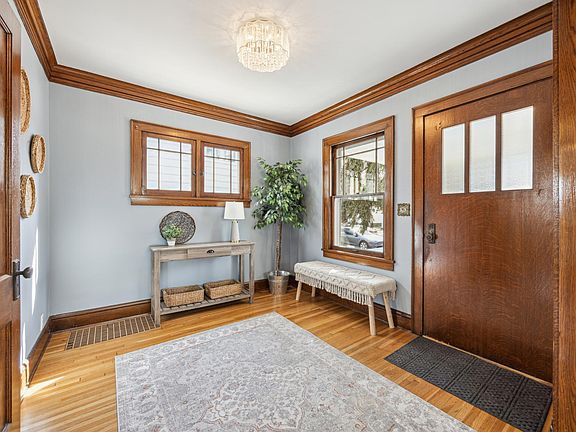 4th image of 1843 Fillmore St NE