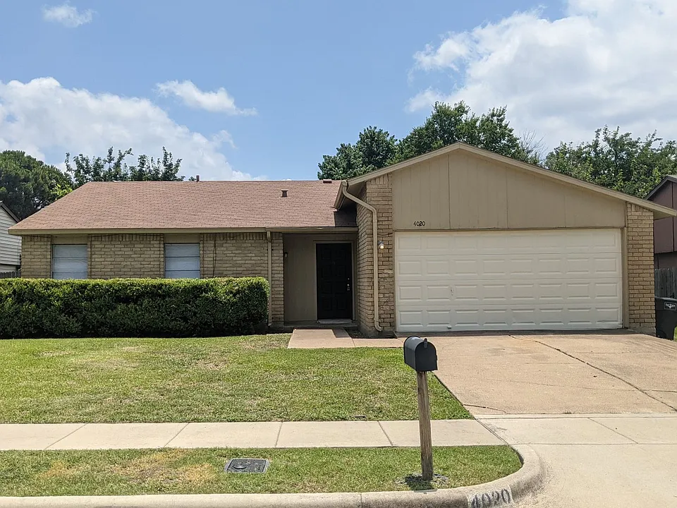 4020 Blue Flag Ln