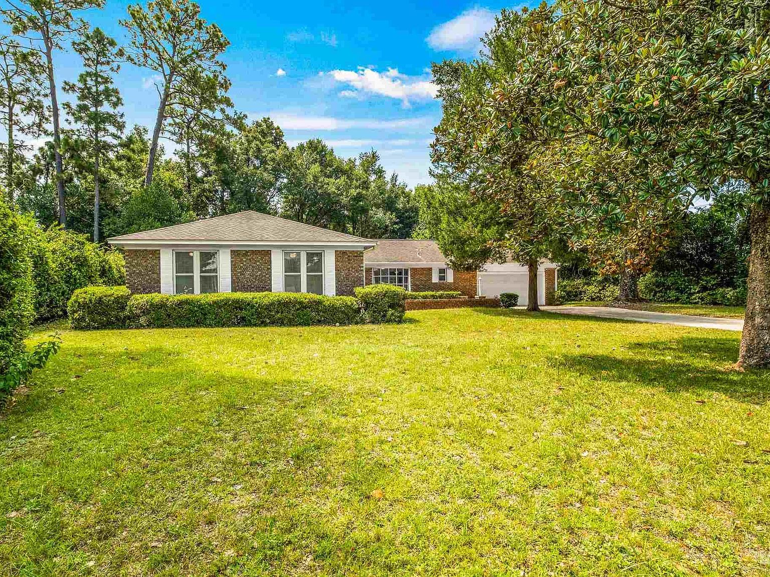 2247 Greenbrier Blvd