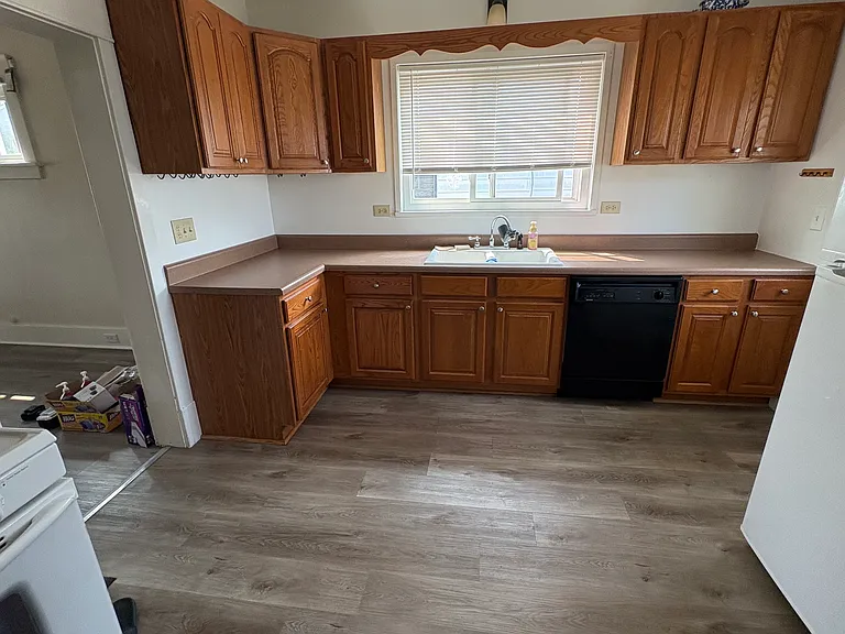 1056 Smithson Ave — Photo 9