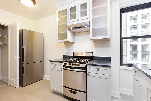 Rented by Compass | media 7