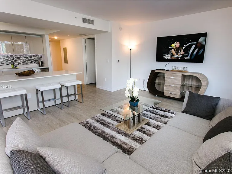 2600 E Hallandale Beach Blvd #T2002 — Photo 2