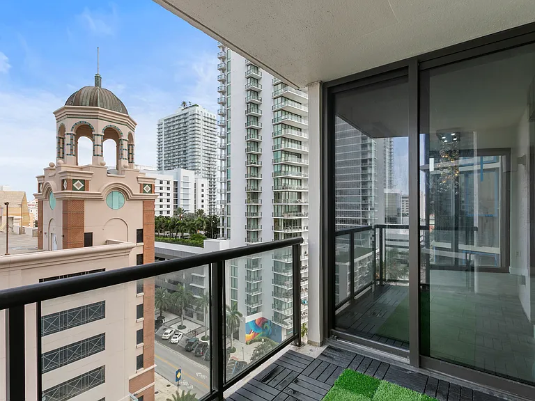 1 Beach Dr SE #1112 — Photo 23