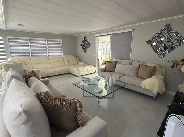603 Plaza Del Sol, North Fort Myers, FL 33917