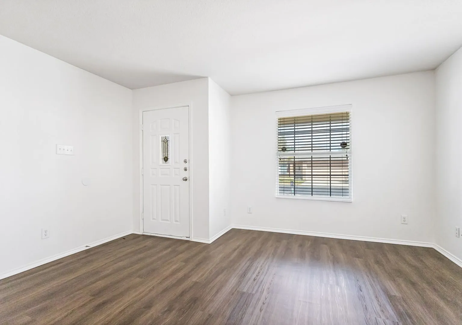 3 Bedroom/2 Bath The Park At University Hills Subdivision — Photo 4
