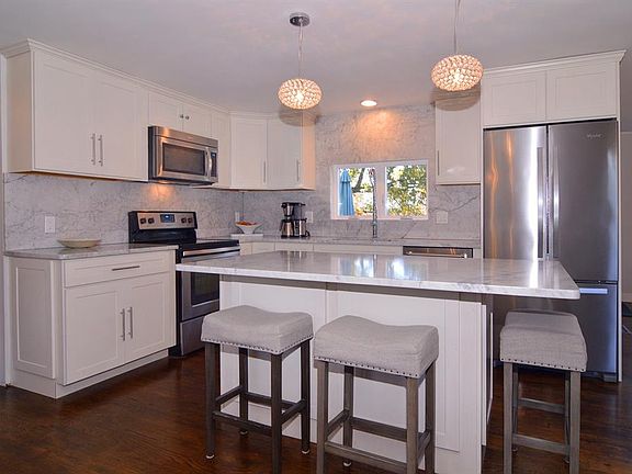 2nd image of 223 Glen Hills Dr