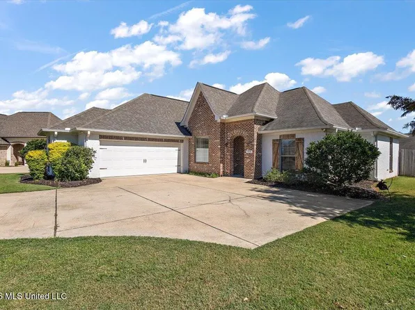 305 Logan Ct, Canton, MS 39046