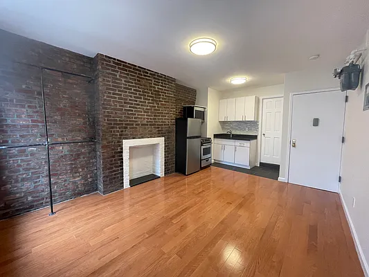 Rented by Oxford Property Group | media 25