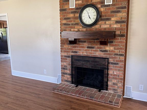 2nd image of 3013 Country Club Rd