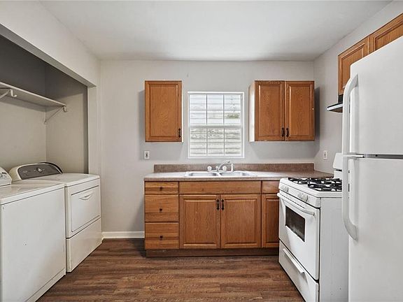 5th image of 2635-37 Touro St