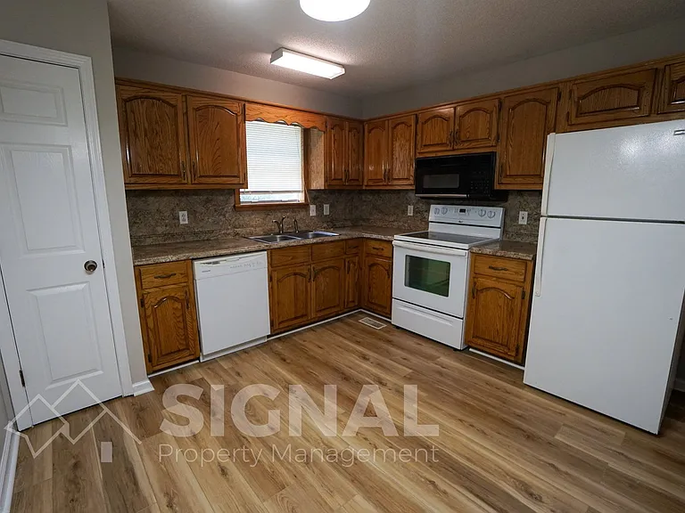 617 Ozark Ct — Photo 7